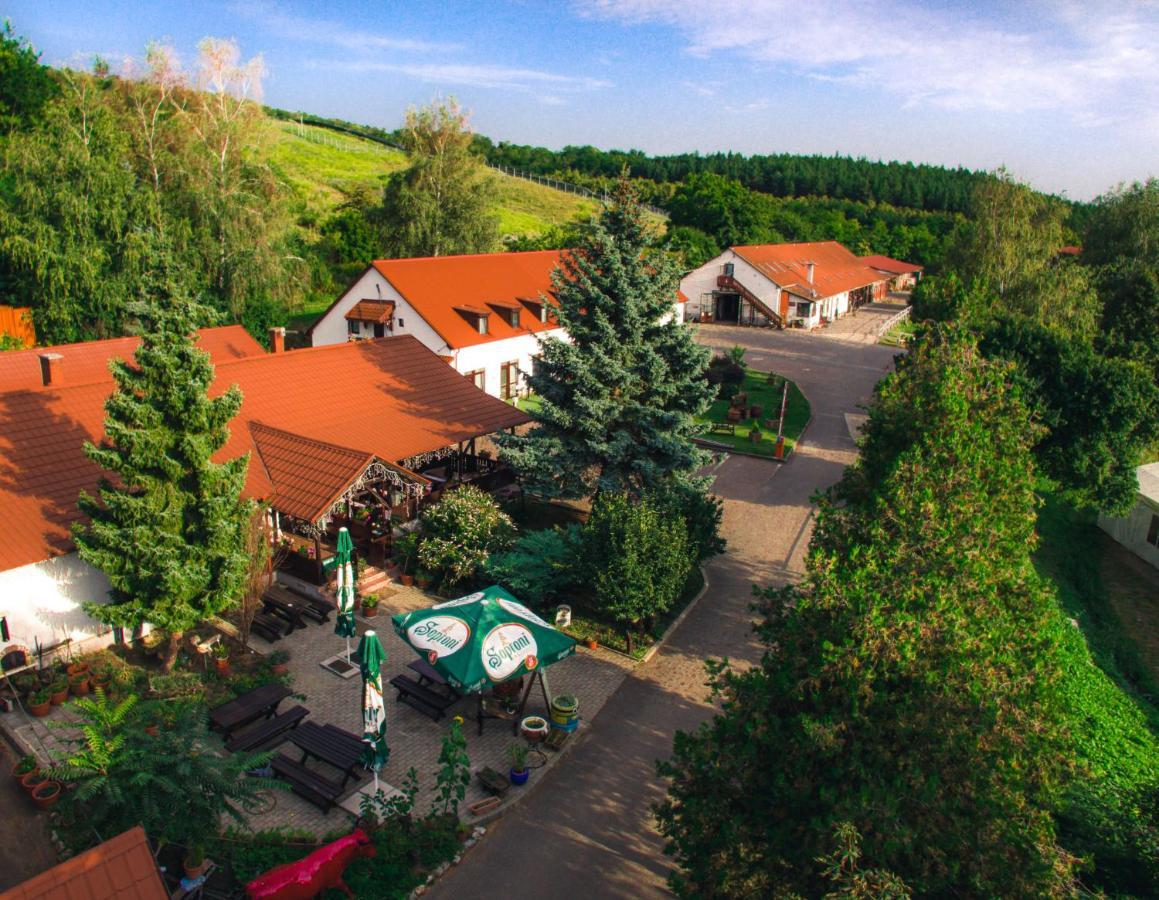 Mátyus Udvarház Eger Esterno foto