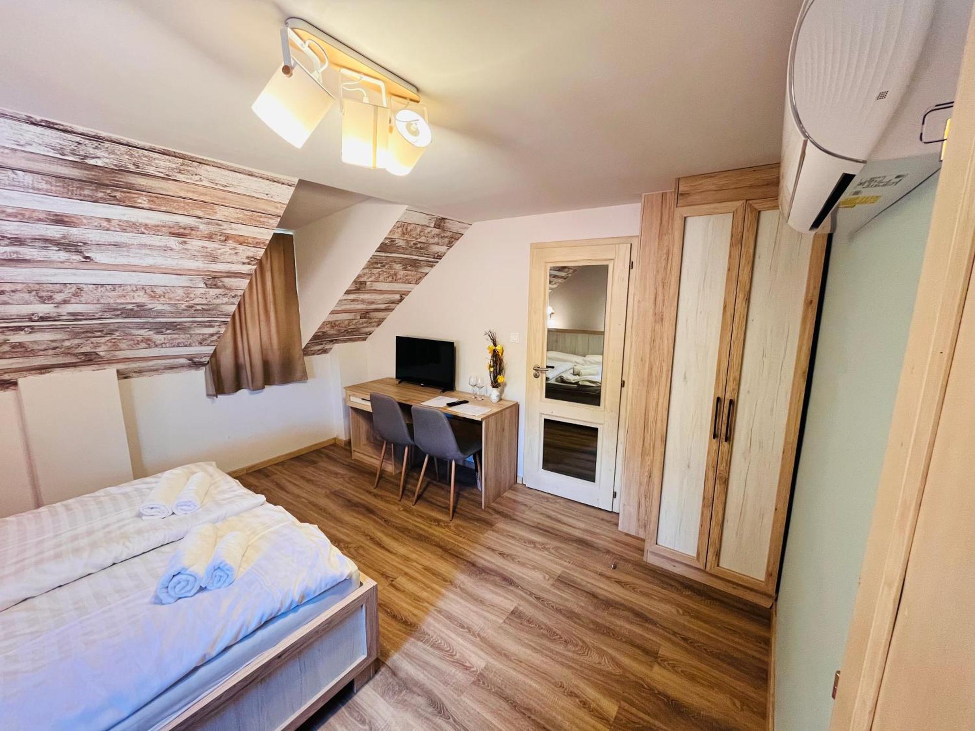 Mátyus Udvarház Eger Esterno foto