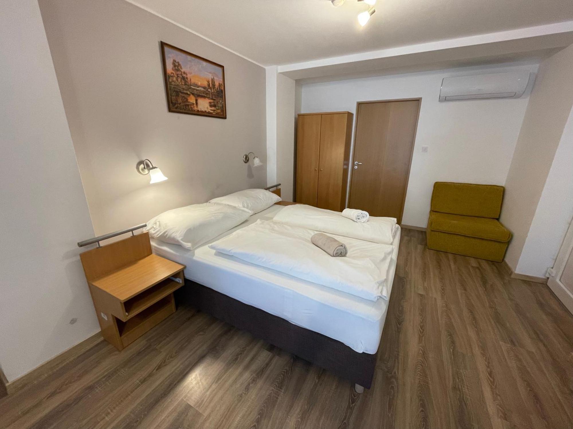 Mátyus Udvarház Eger Esterno foto
